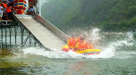 秦皇岛老君顶漂流景区