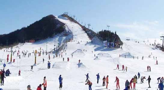 秦皇岛燕塞山滑雪场